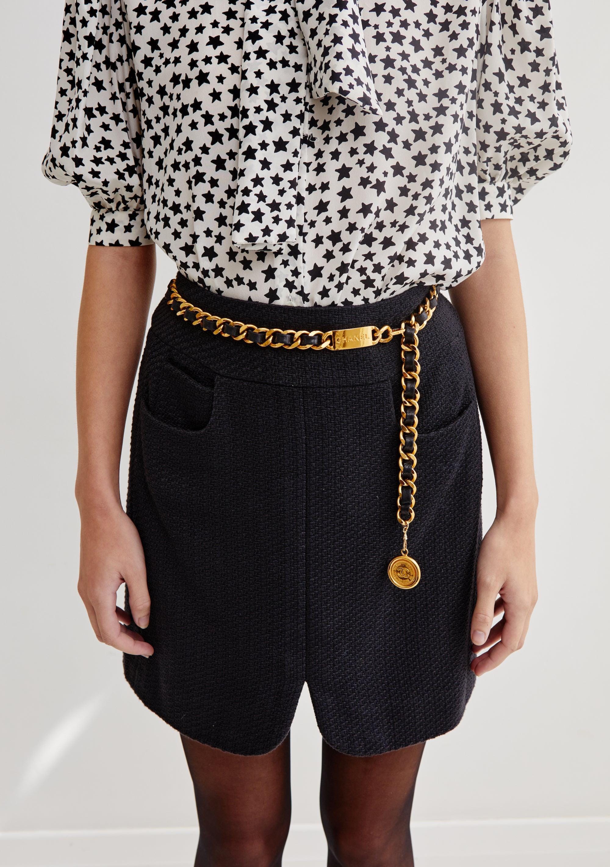 Vintage CHANEL Nameplate Belt or Necklace 1988 Chanel Vintage 1980s Medallion CC Logo Curb Link Interlocked  main image 2