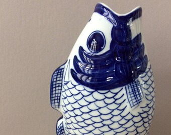 Chinoiserie koi fish vase / figurine