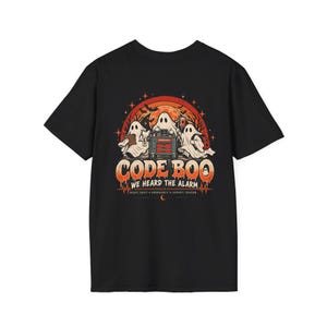 Maglietta da infermiera di Halloween Code Boo, stampa fronte e retro, maglietta spettrale per il settore sanitario, maglietta di Halloween per infermieri