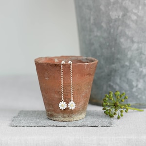 Daisy chain earrings in silver and 18ct gold