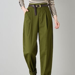Groene katoenen taps toelopende broek: casual harembroek met elastische taille aan de achterkant, Ylistye C4700 afbeelding 1