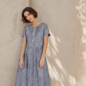 Leinenkleid, Langes Leinenkleid, Graues Leinenkleid für den Sommer, Maxi Leinenkleid mit Plissee & Knöpfen, Casual Kleid, handgemachtes Kleid C1252