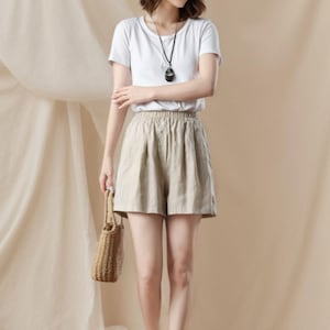 Pantaloncini estivi in lino, Pantaloncini casual, Pantaloncini da donna con tasche, Pantaloncini da spiaggia in lino, pantaloncini fatti a mano, Pantaloncini con vita elastica, Ylistyle C4790