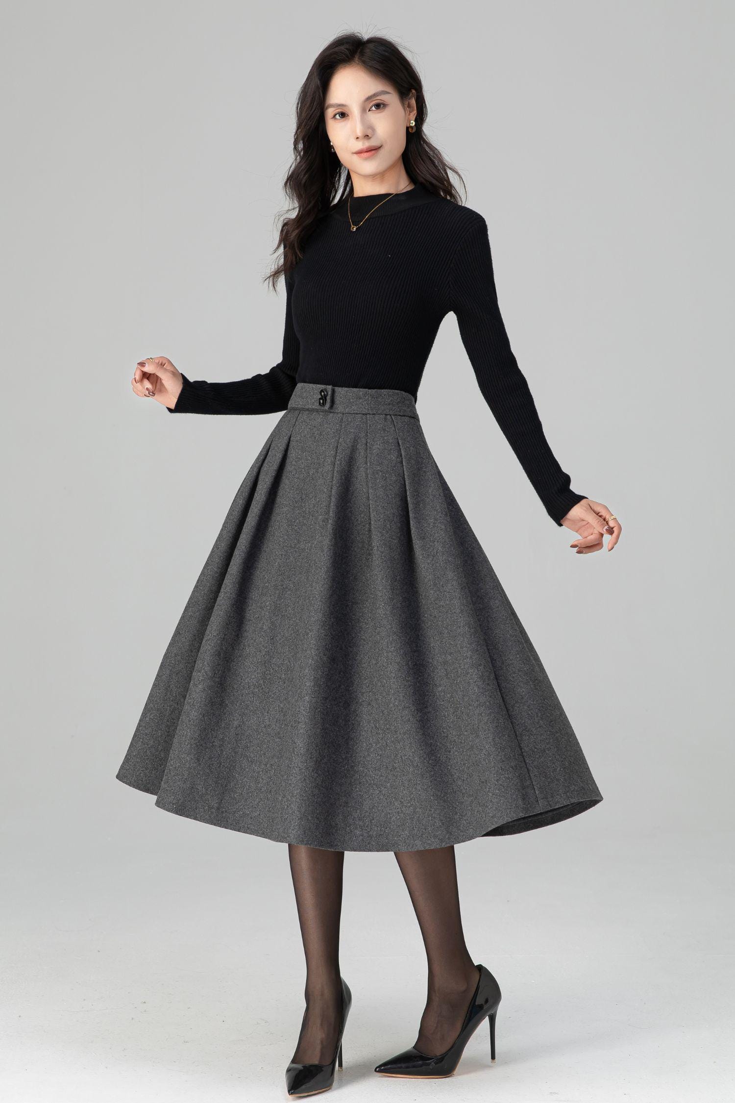 slim fit dress slacks Skirts Loreta Mini Skirt Grey Size 8 main image 1