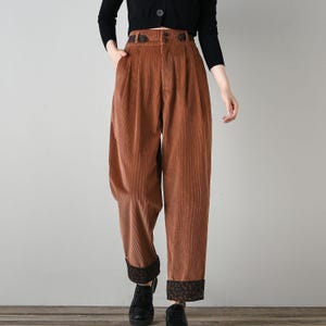 Hoch taillierte Cordhose für Frauen, Vintage-inspirierte Bundfaltenhose, Palazzohose, Freizeithose, Hose nach Maß, Ylistyle C4696