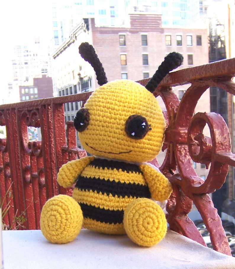 Instant Download Crochet Pattern-Cuddly Bumble Bee-Amigurumi | Etsy
