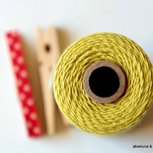 Baker's Twine hilo de algodón amarillo mostaza 10 m imagen 2