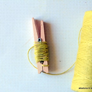 Baker's Twine hilo de algodón amarillo mostaza 10 m imagen 5