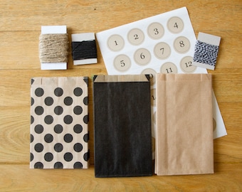 Kit of kraft gusseted bags to make your advent calendar.