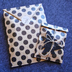 Kraft bags with bellows.