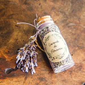 Fiole en verre remplie de lavande de Provence,  miniature de lavande