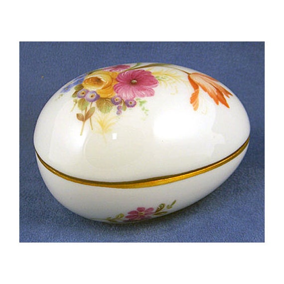 Porcelain Limoges Saxe Tulip Large Egg Trinket Box Limoges View 2