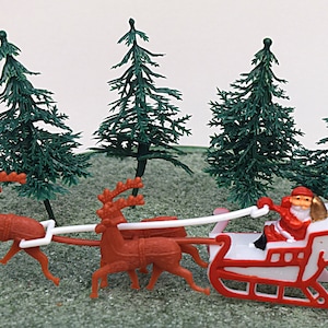 Vintage Santa Sleigh with reindeer and 4 Christmas Green Trees Topper Pick