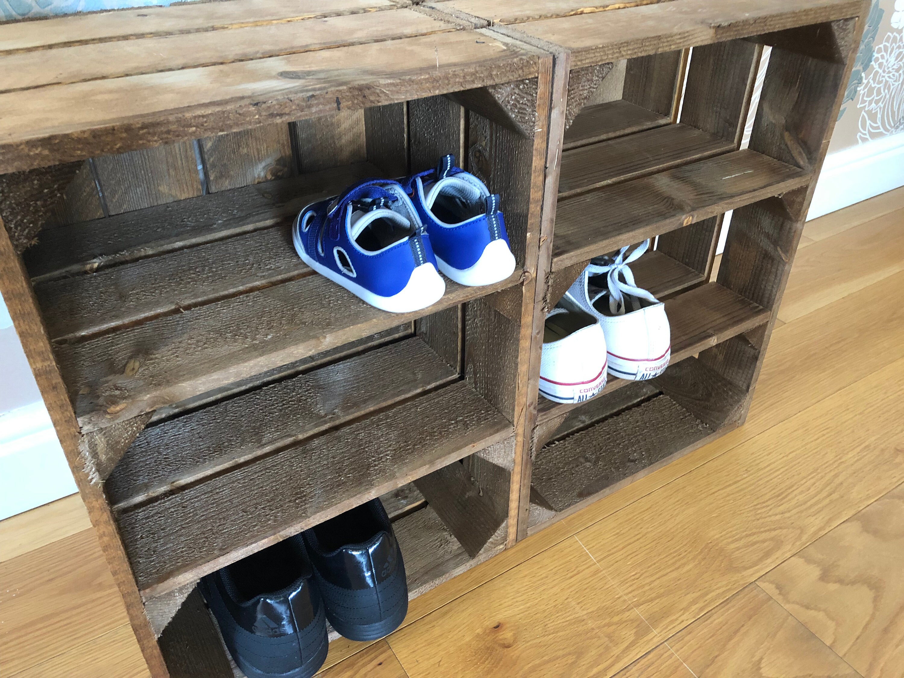Rustic Handmade Crate Shoe Rack and Bench. Easy to Fix Together, No  Drilling. Excellent Quality Sturdy Shoe Storage. Dark Brown. 