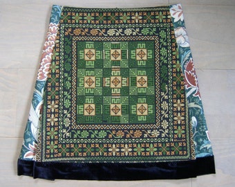 Skirt made of Geometric embroidery, William Morris print A-line skirt, flower skirt, lined, velvet rim, black green coral red, size Small