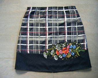 Embroidered Wildflower Skirt: Checkered A-Line, Size Medium