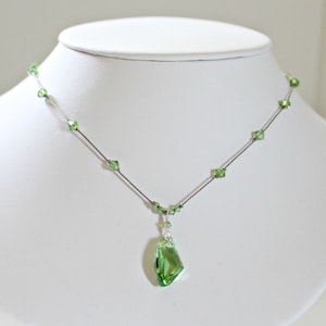 Peridot Necklace,August Birthstone,40th Birthday For Friend,August Birthday Jewelry,Unique Gifts For Her,Station Necklace,Swarovski Jewelry
