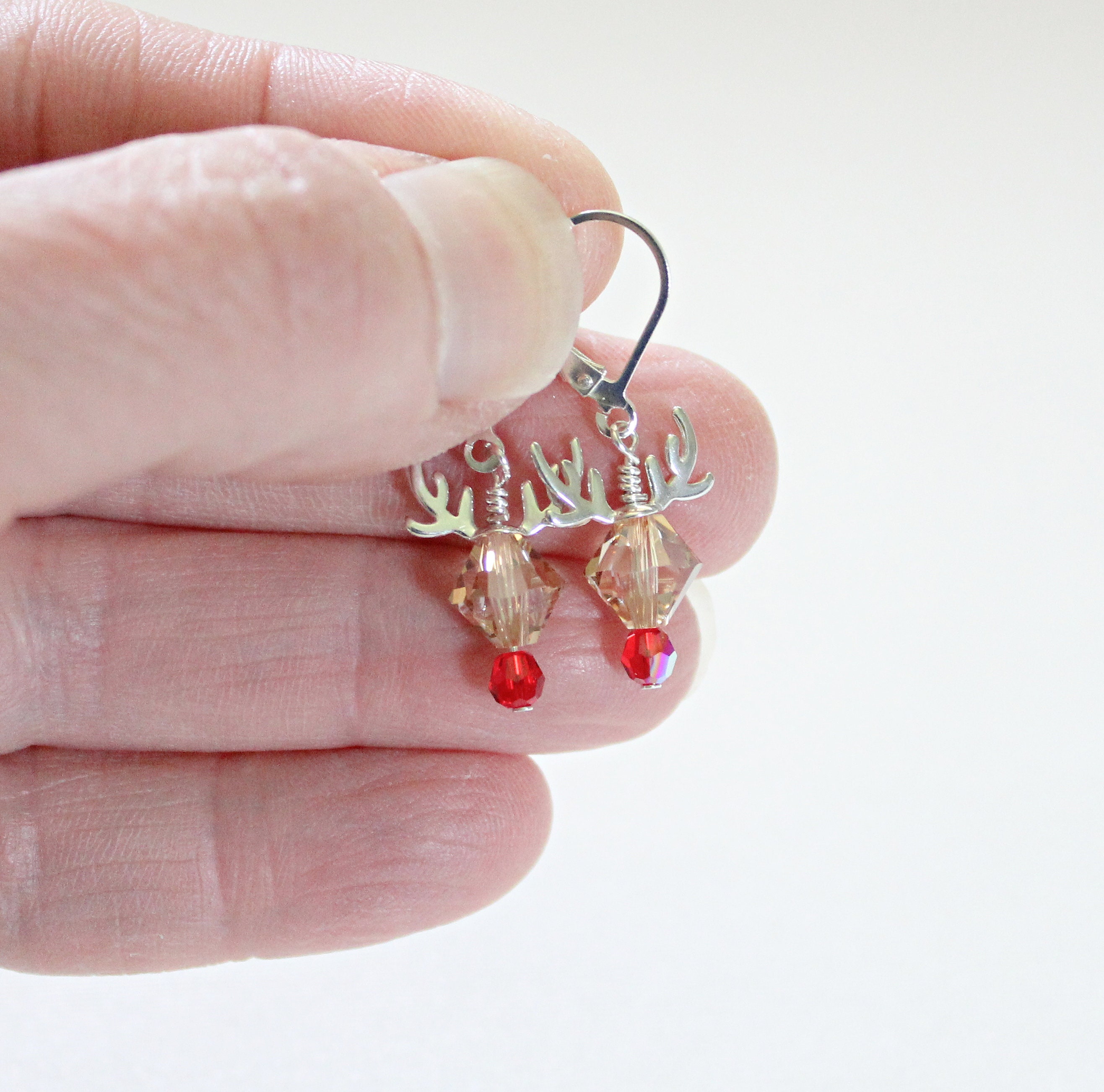Orecchini natalizi a forma di renna boho, orecchini con cristalli a forma di renna, orecchini a lobo con renna in strass, orecchini in oro rosa con renna, orecchini scintillanti da festival, gioielli