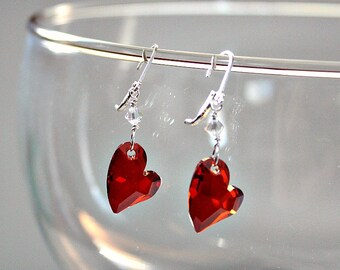 Rote Swarovski Kristall Herz Ohrringe, Kristall Jahrestag, Valentinsgrußgeschenk, roter Schmuck, Herz baumeln Ohrringe, Geschenk zum 15