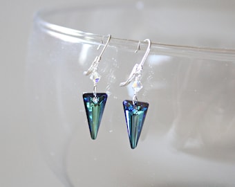 Bermuda Blue Swarovski Spike Ohrringe: Vivid Blauer Schmuck