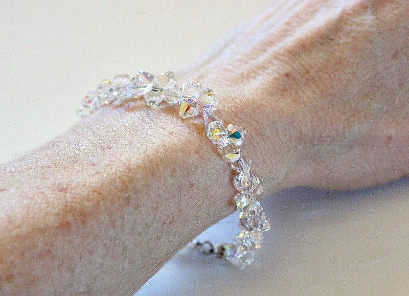 Bracciale rigido con cristalli Swarovski blu – La Bottega Liventina