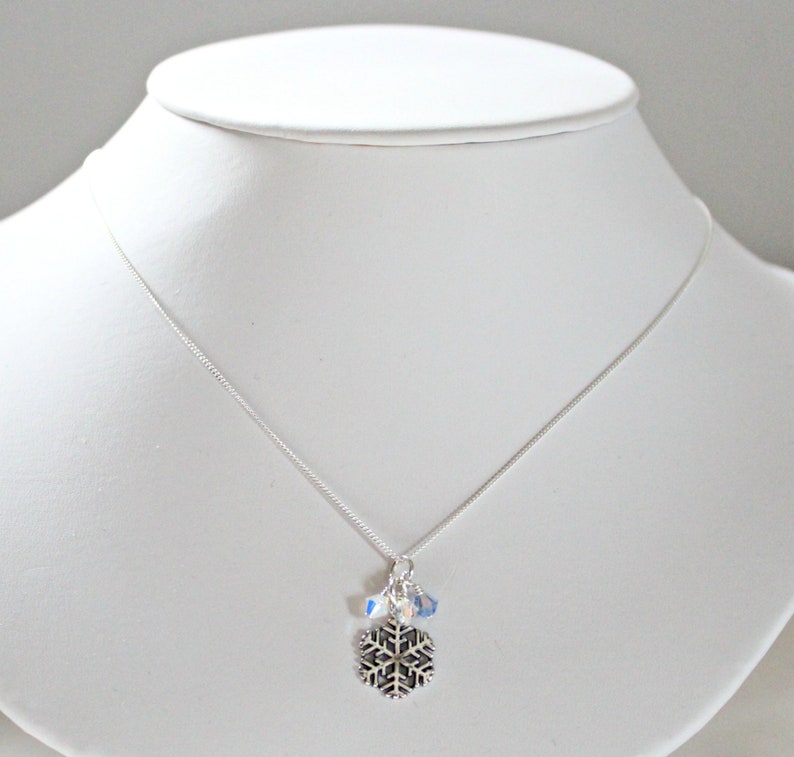 Winter Necklace,Snowflake Pendant Christmas Gift For Women Gifts Under 20 Silver Snowflake Necklace Snow Lover Gift Winter Gift Jewelry