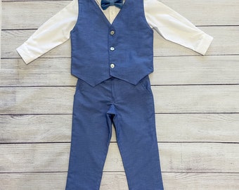 Conjunto de traje formal para niños: camisa blanca de manga larga, chaleco, pantalón y pajarita a juego - Varios colores disponibles