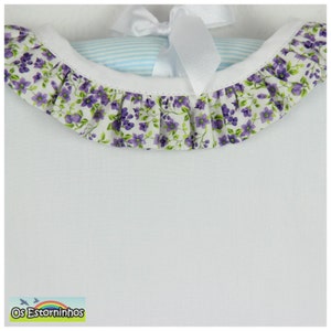 Camicetta a maniche corte con colletto arricciato Viola floreale Altri colori/stampe disponibili immagine 2