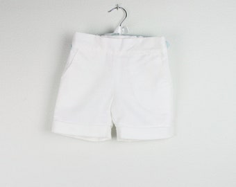 Linen blend  shorts with pockets