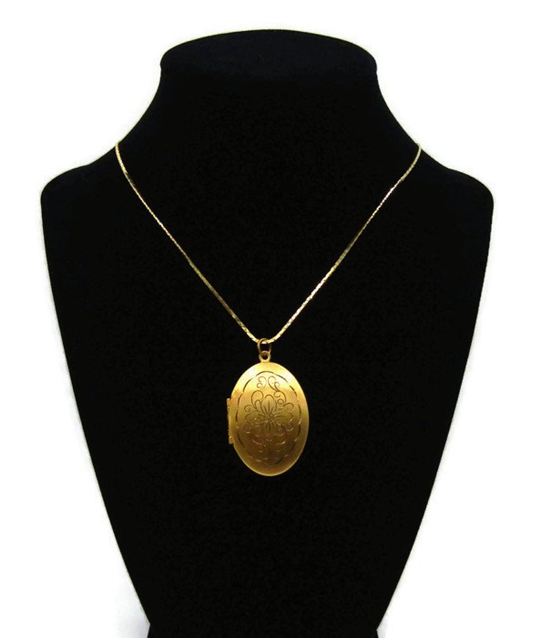 Vintage Locket Large Floral Oval Gold Filled Engraved Locket Etsy