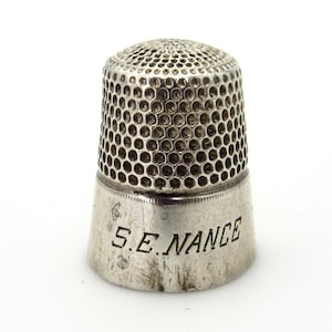 Antique Simons Brothers Co. Sterling Silver Thimble - Sewing Thimble engraved S.E. Nance - Collectible # 5491