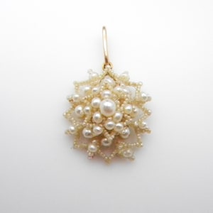 Vintage Pearl Pendant - 14k Yellow Gold Pearl Pendant - Flower - Delicate - Floral - Weight 2.7 Grams - Bride - Sweetheart # 793
