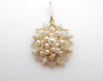 Vintage Pearl Pendant - 14k Yellow Gold Pearl Pendant - Flower - Delicate - Floral - Weight 2.7 Grams - Bride - Sweetheart # 793