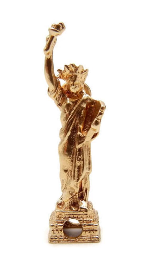 Solid 14k Yellow Gold Statue of Liberty Souvenir Pendant Charm 19mm x 7mm Solid 14k Yellow Gold Statue of Liberty Souvenir Pendant Charm 19mm x 7mm