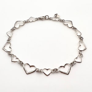 Taraash 925 Silver Heart Design Rhodium Bracelet For Women