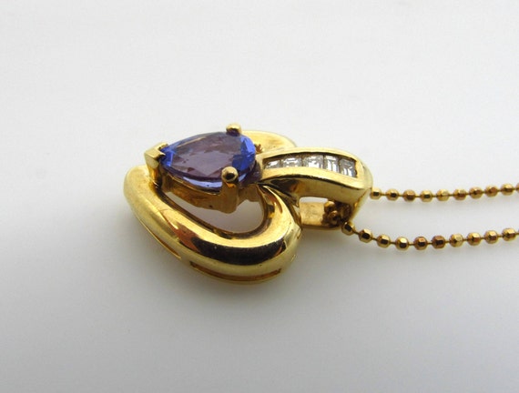 14K Yellow Gold Tanzanite and Diamond Heart Penda… - image 6