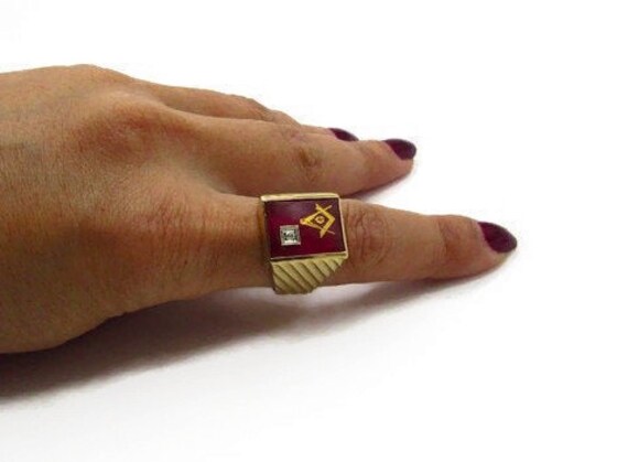 10K Yellow Gold Diamond Ruby Masonic Ring - Size … - image 5