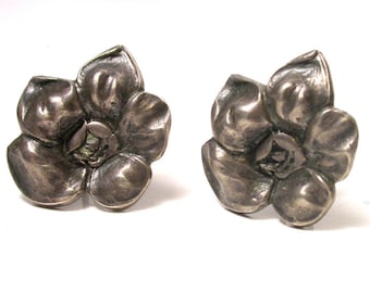 Vintage Flower Earrings - Sterling Silver Flower Screw Back Earrings - Floral Earrings - Spring - Weight 11.4 Grams # 1354