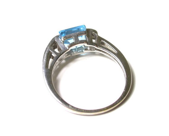 10K White Gold Blue Topaz and Diamond Ring - Prin… - image 5