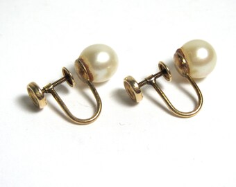 14k Yellow Gold Cultured Pearl Screw Back Earrings - Weight 2.8 Grams - Pearl Earrings - 8 mm Cultured Pearls # 1915