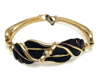 Kramer Bracelet - Gold Tone and Black Smooth Leaf Bracelet with Faux Pearls - Bangle Sectional Bracelet Cuff - Vintage Kraemer # 4232