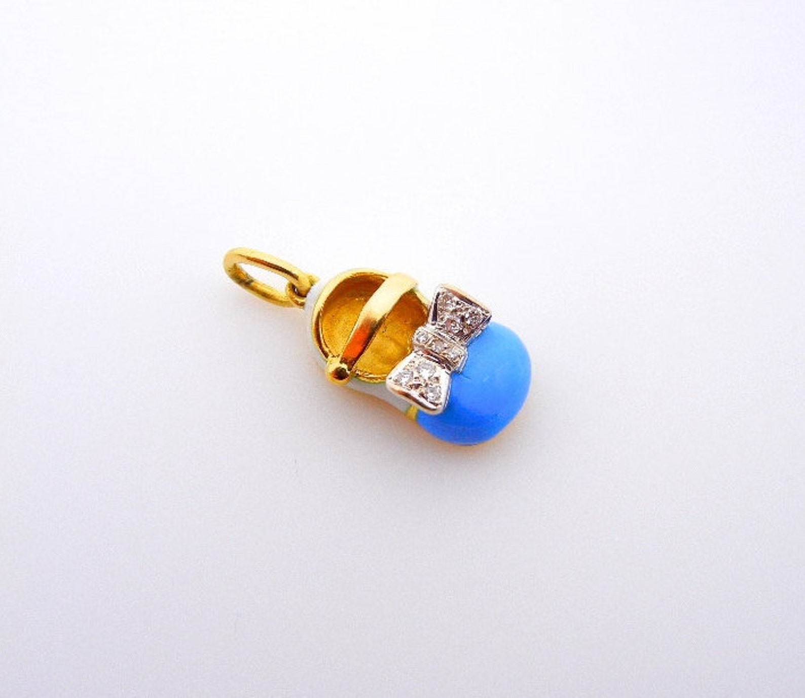 Charme Ou Pendentif Vintage En Or - Chaussure Bébé - Market Square Jewelers