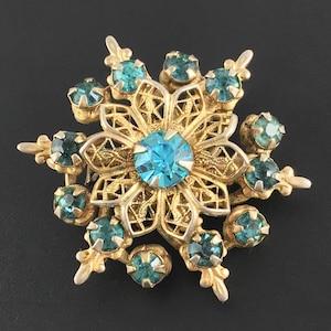 Vintage Blue Rhinestone Starburst Brooch - Aquamarine Blue Gold Tone Flower with Filigree Pin - Floral - Costume Jewelry - Wedding # 4261