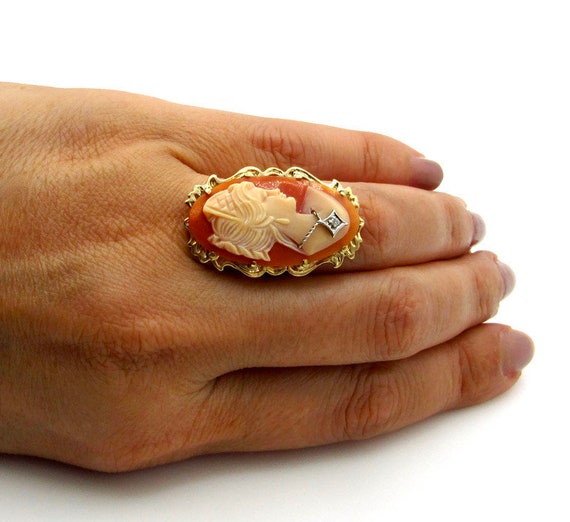 Vintage Cameo Ring in 14K Yellow Gold and Diamond… - image 9