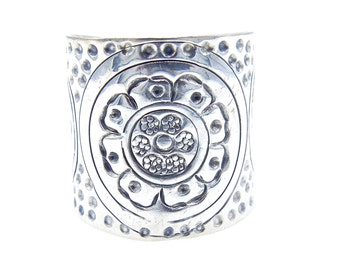 Sterling Silver Wide Band - Floral Design Ring - Size 8 - Wide Band - Flowers - Spring # 4382