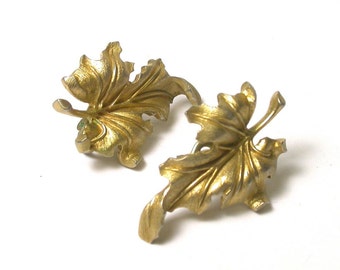 Vintage Trifari Earrings - Gold Tone Clip-ons Leaf Earrings - Fall Earrings - Clip on - Leaves - Designer Jewelry - Price Reduced # 1432