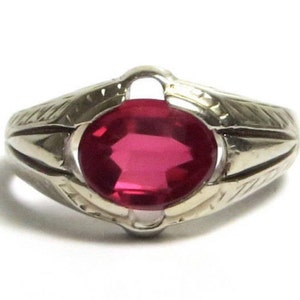 Art Deco 14K White Gold Ruby Ring - Size 10.5 - 6.7 Grams - Men Ring - Oval Non Faceted Gemstone - Engraving detail Sides - Unisex # 1554