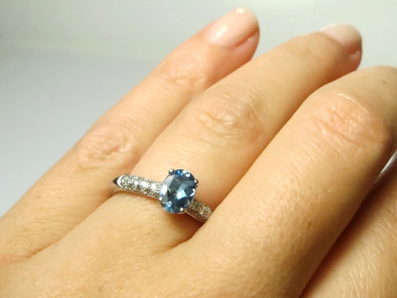 18K White Gold Aquamarine and Diamonds Ring - Blu… - image 4