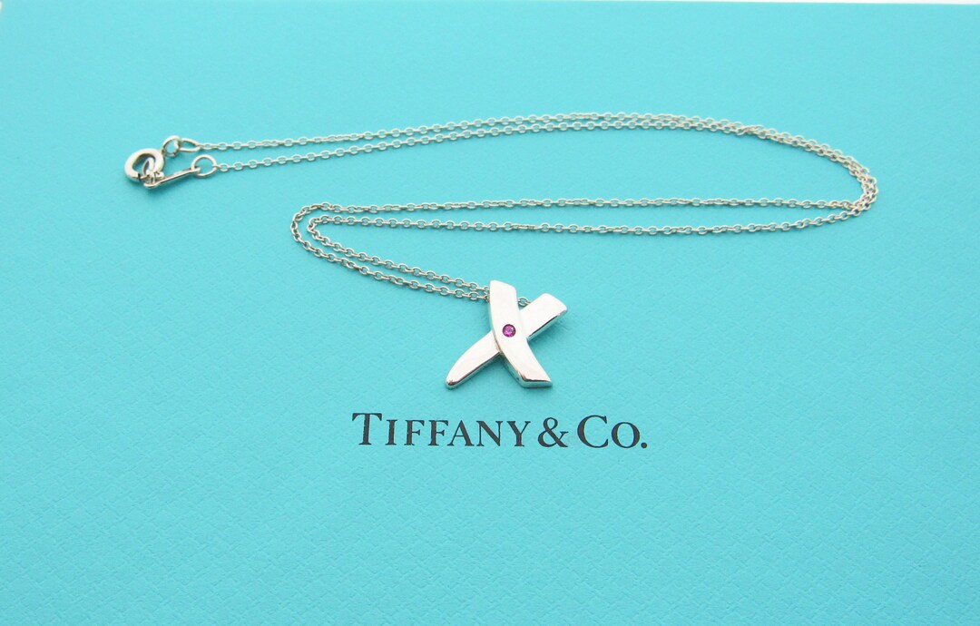 Paloma's Graffiti X pendant in sterling silver, mini. | Tiffany & Co.