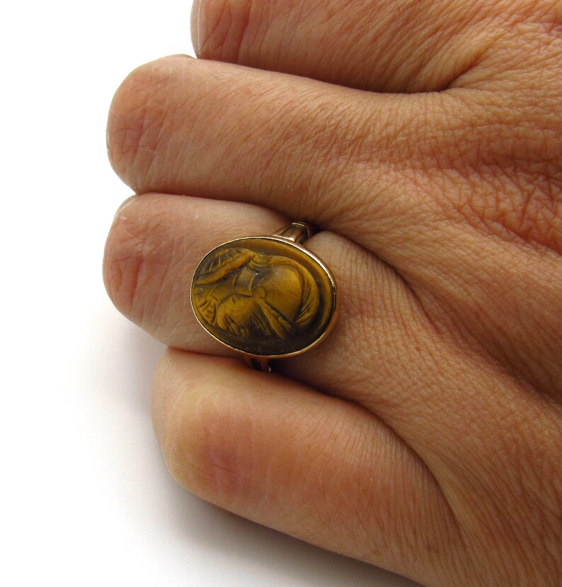 Antique Victorian 10K Yellow Gold Tiger Eye Cameo Ring Size 5 Carved Roman Soldier Warrior Trojan Ring Unisex 5276 image 9